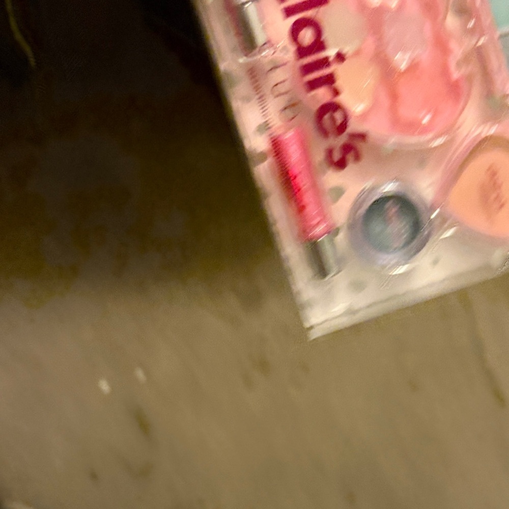 Claire's Red Heart Bag with Accessories Set - Picture 4 of 9